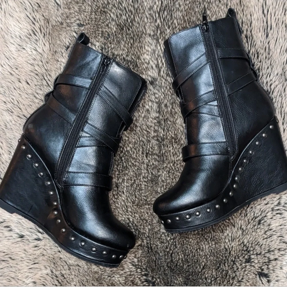 Milwaukee Leather Women's Triple Strap Wedge Boots - Picture 6 of 6